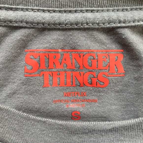 Stranger Things "Friends Don't Lie" Longsleeve T - Picture 4 of 6